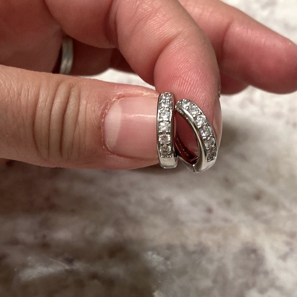 NWOT!! 18K White Gold Plated Slim Huggie Earrings - Picture 4 of 8